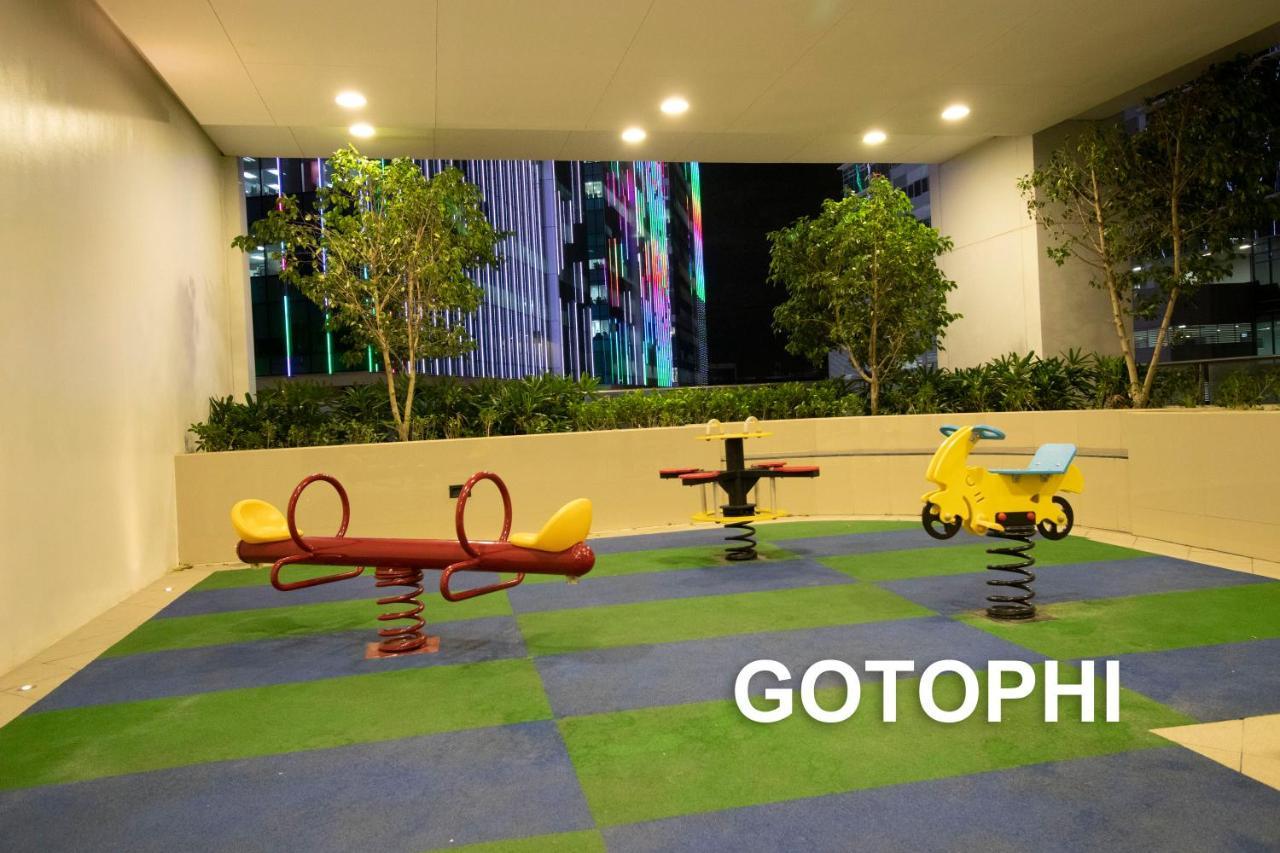 One Uptown Residence Taguig Exterior photo