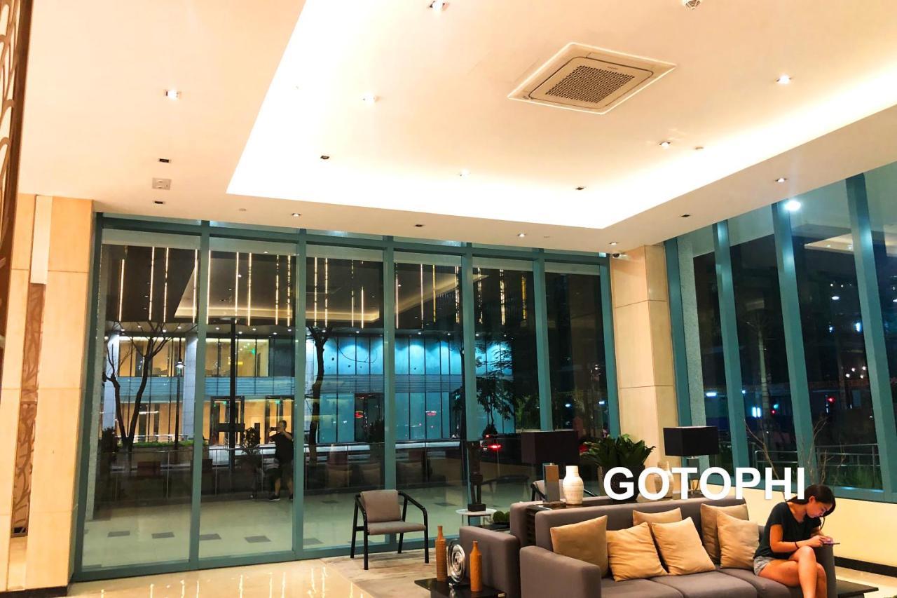 One Uptown Residence Taguig Exterior photo