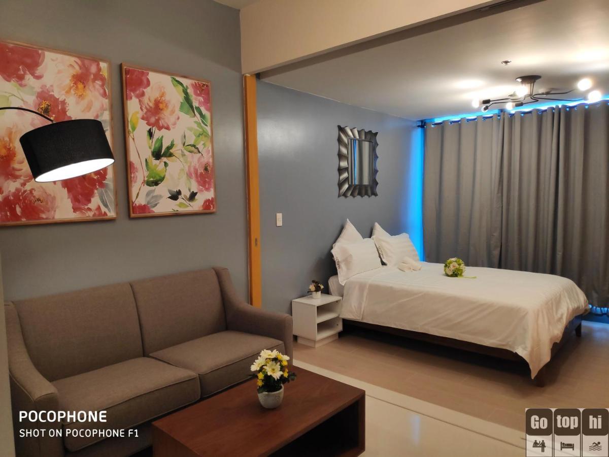 One Uptown Residence Taguig Exterior photo